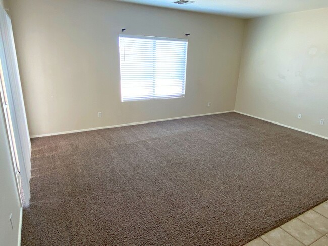 Building Photo - 3 Bedroom 2 Bathroom in El Mirage