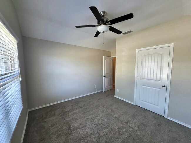 Building Photo - 7017 Mohegan Dr