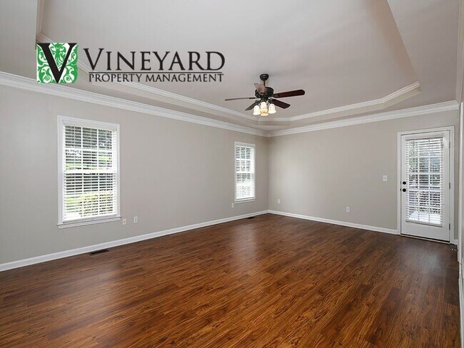 Building Photo - 255 Henson Way