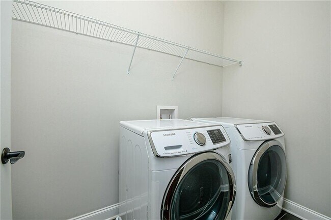 Building Photo - 1299 Linden Ct