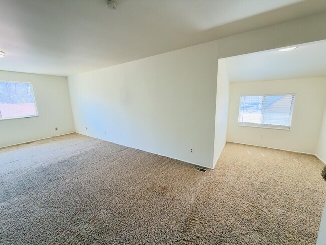 Building Photo - 171 S 900 W