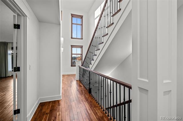 Building Photo - 360 Garfield St