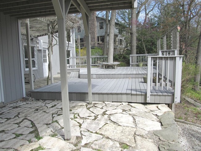 Building Photo - Five Bedroom Home on Portage Creek