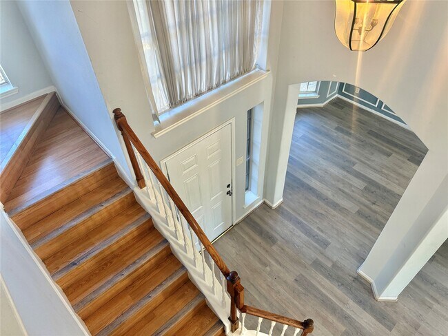 Building Photo - 8819 Diamond Lake Ln