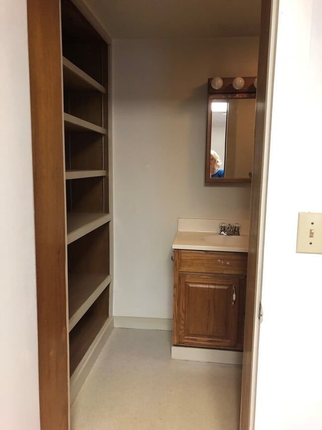 Building Photo - 15 LLC-10 Macomb