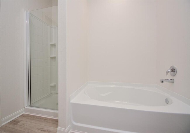 Building Photo - 569 Amberwood Pk Dr