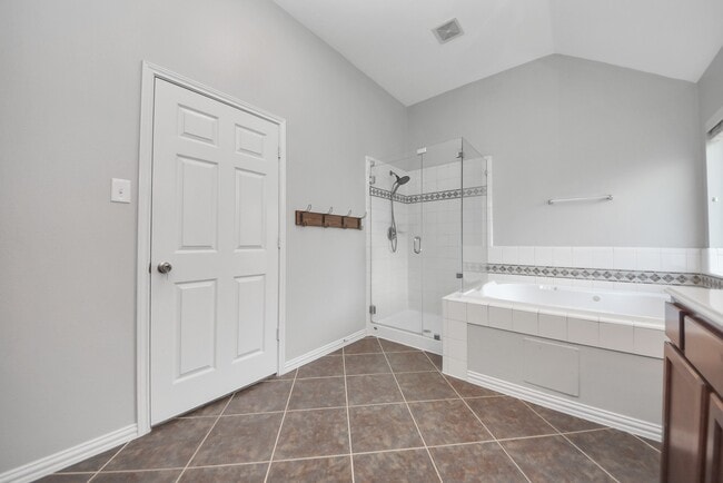 Building Photo - 18403 Sierra Falls Ct
