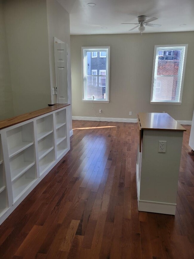 Building Photo - 3140 N Rosewood St