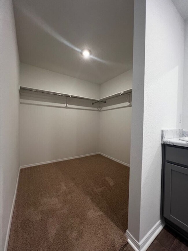 Building Photo - 5120 Red Fox Trl