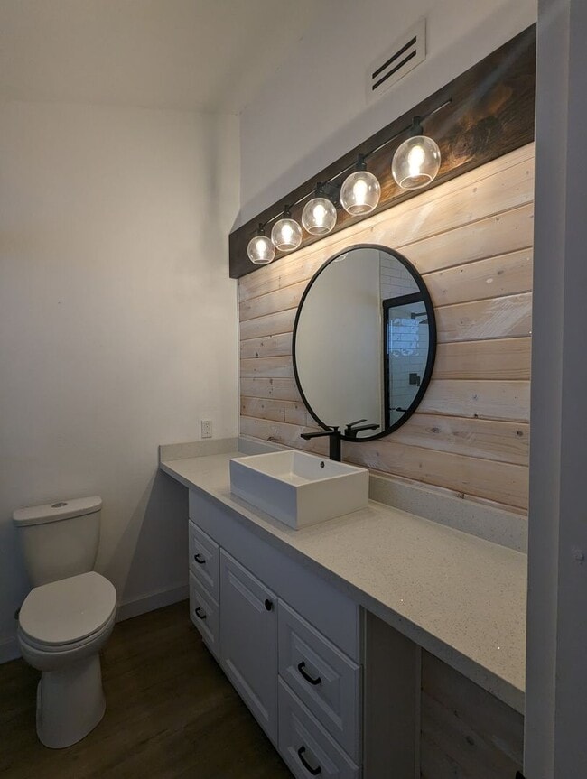 Building Photo - Beautiful Three Bedroom