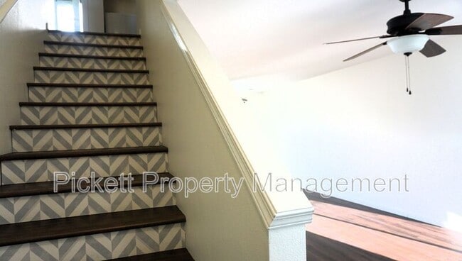 Building Photo - 4855 Bowwood Cir NE
