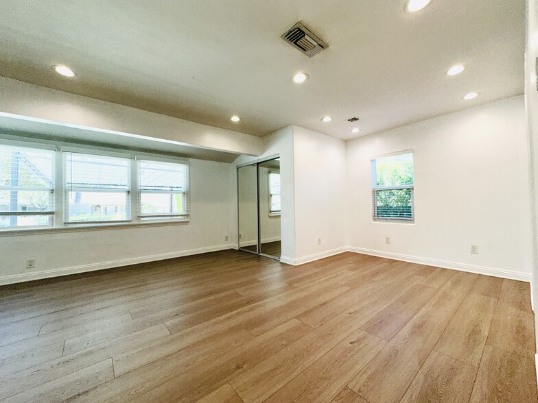 Building Photo - 5148 Otis Ave