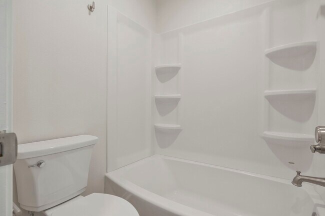 Building Photo - 4221 Brookside Dr