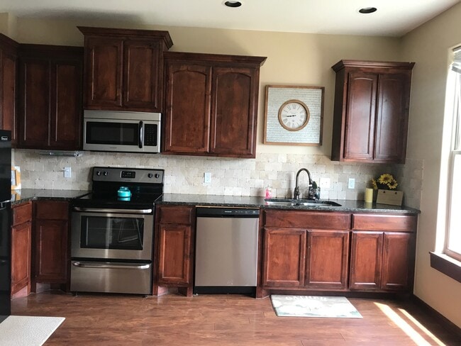 Building Photo - 8 NE 7th St