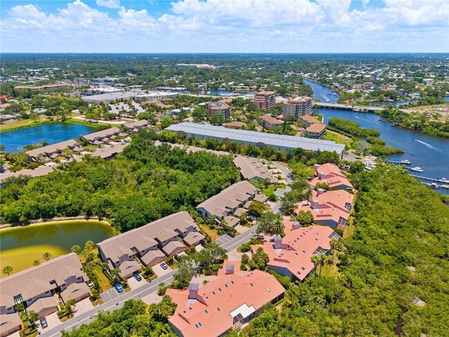 Building Photo - 1714 Starling Dr