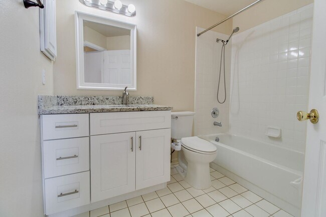 Building Photo - 10538 Sun Villa Blvd - Available December ...
