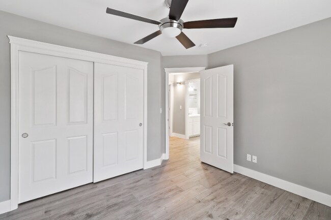 Building Photo - 3451 Woodbury Dr