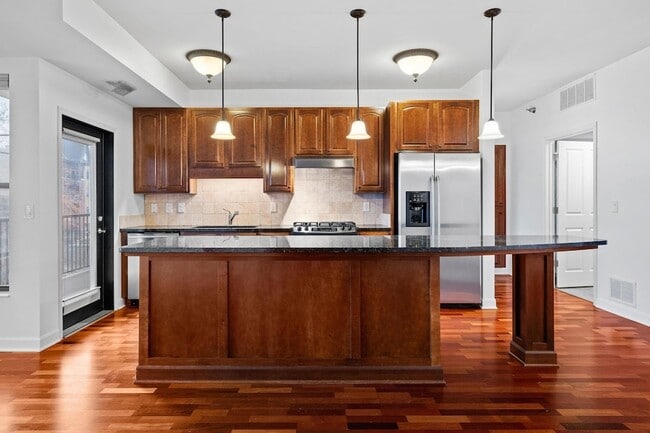 Building Photo - 317 Groveland Ave