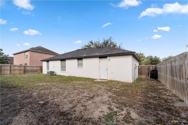 Building Photo - 22 S Casa Linda St