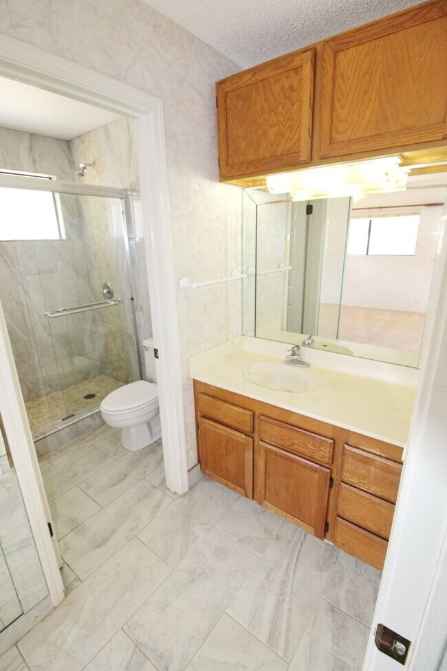 Building Photo - Island Living Awaits in South Maui in the desirable Keonekai Heights neighborhood- Move in Specia...