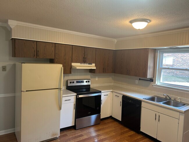 Kitchen/Dining - 3626 Missionaire Ave