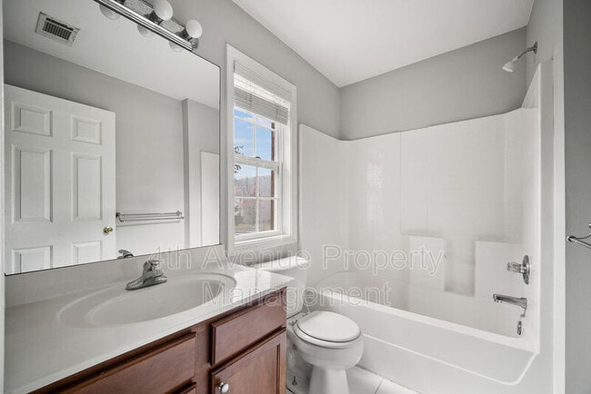 Building Photo - 6033 Riverwood Dr