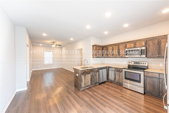 Building Photo - 211 Grove Ln