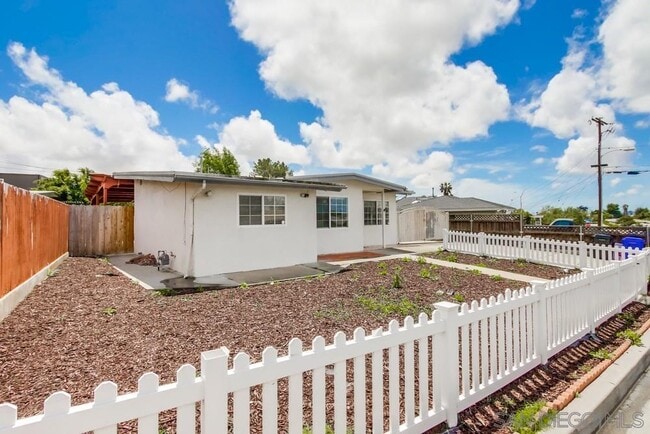 Building Photo - 6327 Newsome Dr