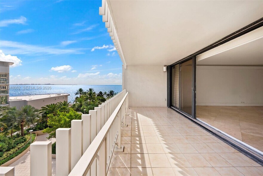 Building Photo - 3 Grove Isle Dr