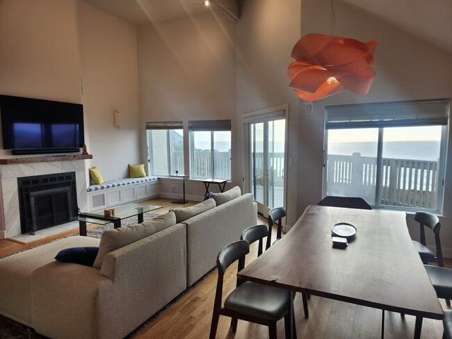 Building Photo - 210 Palmetto Ave