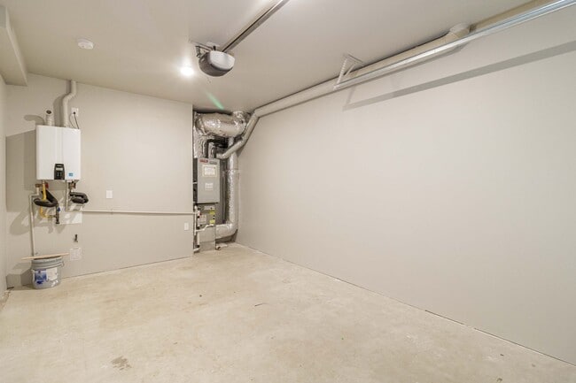 Building Photo - Move In Ready 3 Bedroom 2.5 Bathroom with Central Air Conditioning - Convenient Camas Location