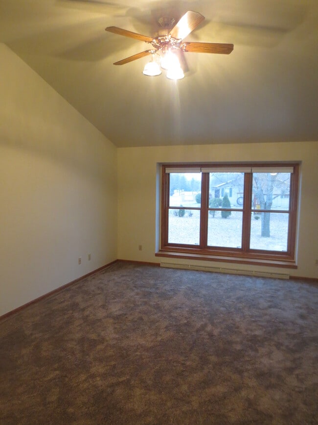 Building Photo - 409 Knights Ave