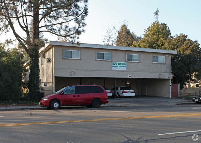 Primary Photo - 400 W. Lockeford Street Apartments