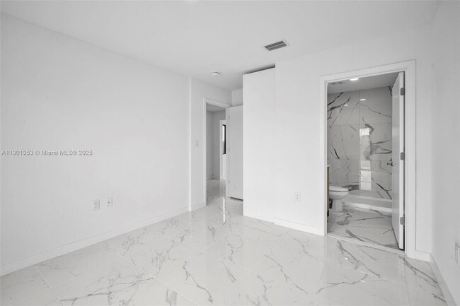 Building Photo - 206 NW 11th Ct