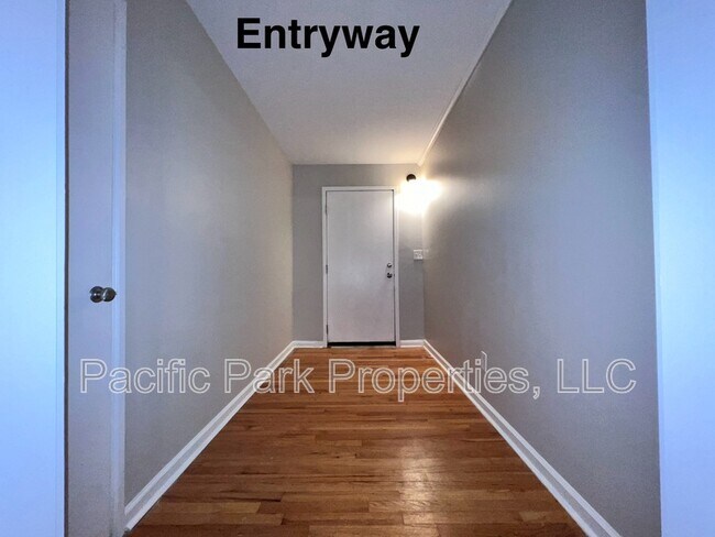Building Photo - 3312 Little John Dr
