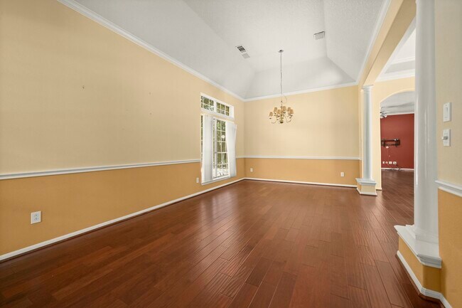 Building Photo - 10218 Garden Crossing Ln