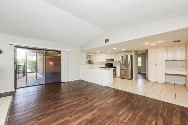 Building Photo - 3610 Fairway Forest Dr