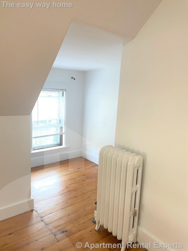 Building Photo - 32 Healey St