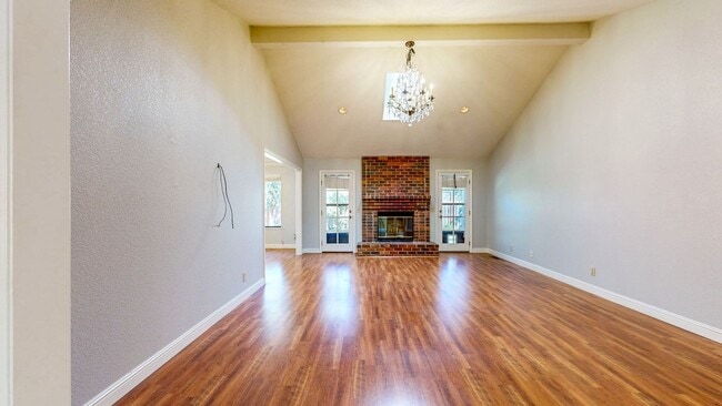 Building Photo - Well Maintain West Side Single Story 3 bedroom 2 bathroom home with 2 car garage