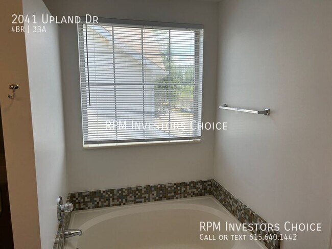 Building Photo - 2041 Upland Dr