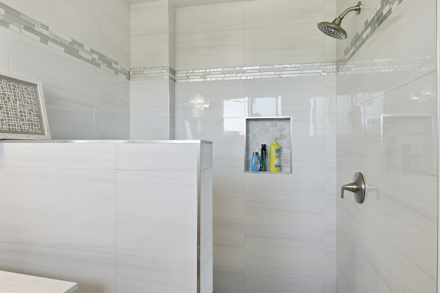 Building Photo - 6400 Pacific Ave