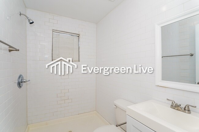 Building Photo - 2805 Walker St