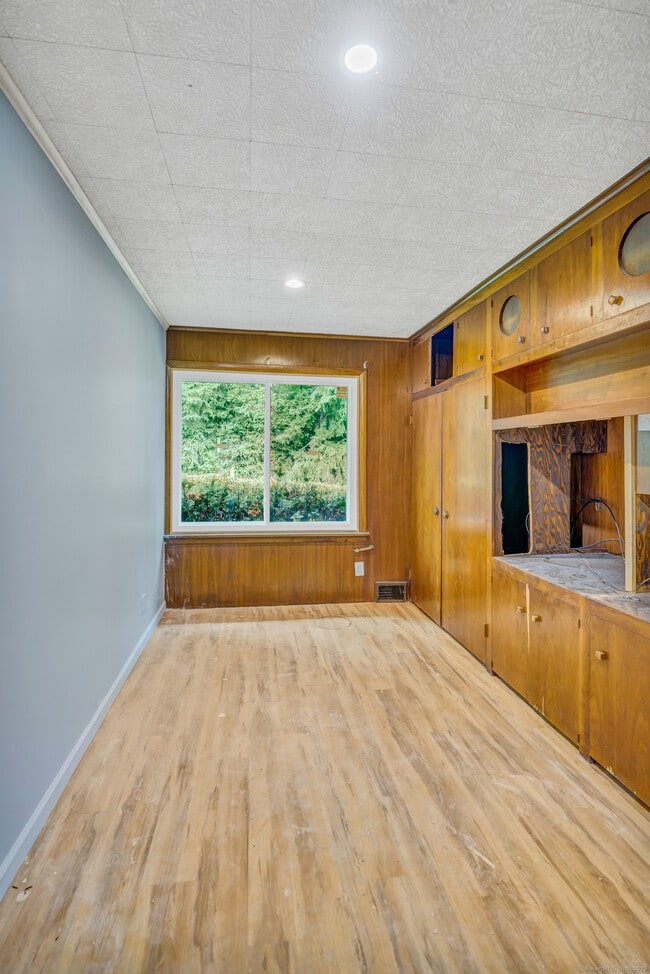 Building Photo - 855 Cooke St