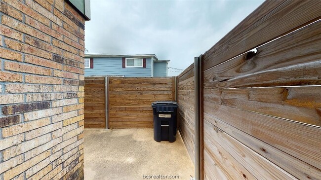 Building Photo - 1809 Treehouse Trail