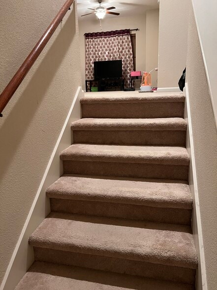 Stairs - 13204 Hymeadow Cir