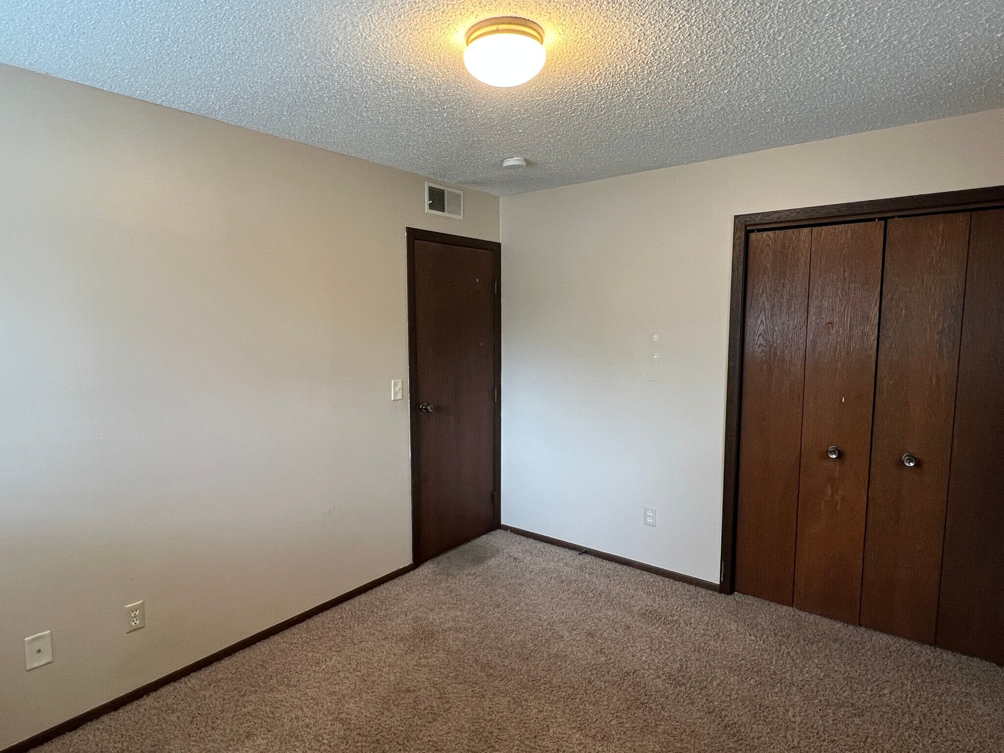 Building Photo - 1807 Greenfield Ln SW