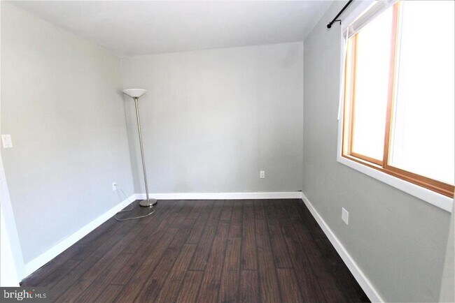 Building Photo - 604 Ravens Crest Dr