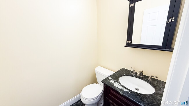 Building Photo - 271 Seaside Ave