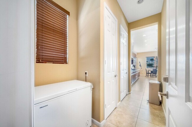 Building Photo - 40834 Adriatico Ct