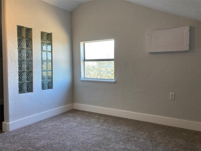 Building Photo - 7409 McGregor Ln